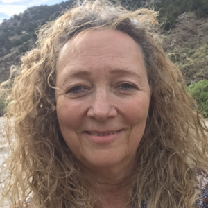 Leslie Holmes's profile photo