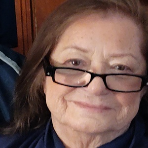 Carolyn McCreary's profile photo