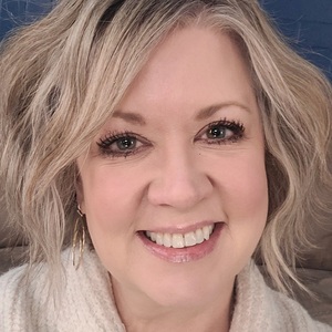 Lorri Charnas's profile photo