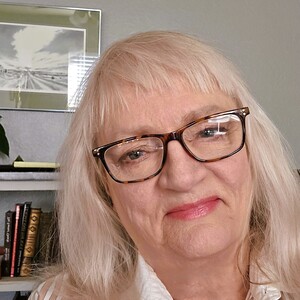 Lynn Holliman