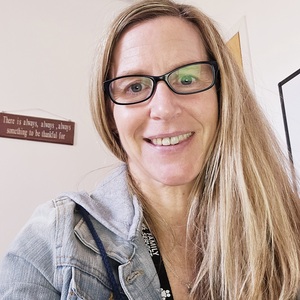 Dina Huth's profile photo