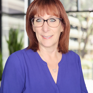 Liz Santiago's profile photo