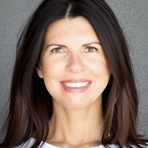 Lynn Knight's profile photo