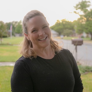 Julie Peterson's profile photo